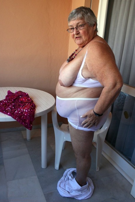 ebong granny cuming on bbc hot pic