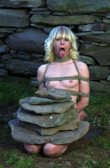 Sarah Jane Ceylon nude pictures