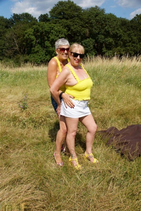 mature sissies xxx image