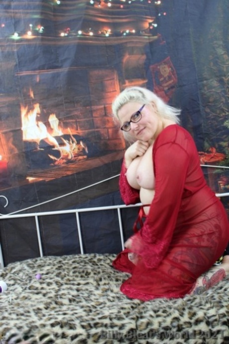 older woman fucks neighbor xxx photo