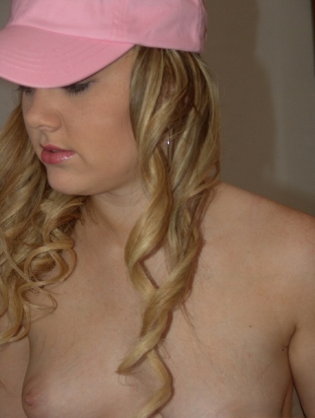 Amber Peach porno pics