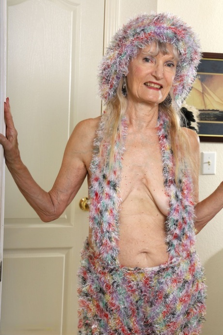 Older Women Spanked Otk Nude Pics